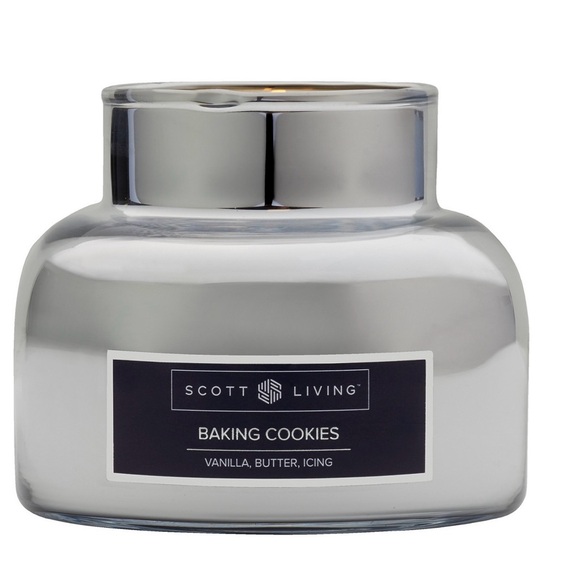 Scott Living Candles “Baking Cookies” NWT 18 ounces each 60 hours burn time - Picture 9 of 12